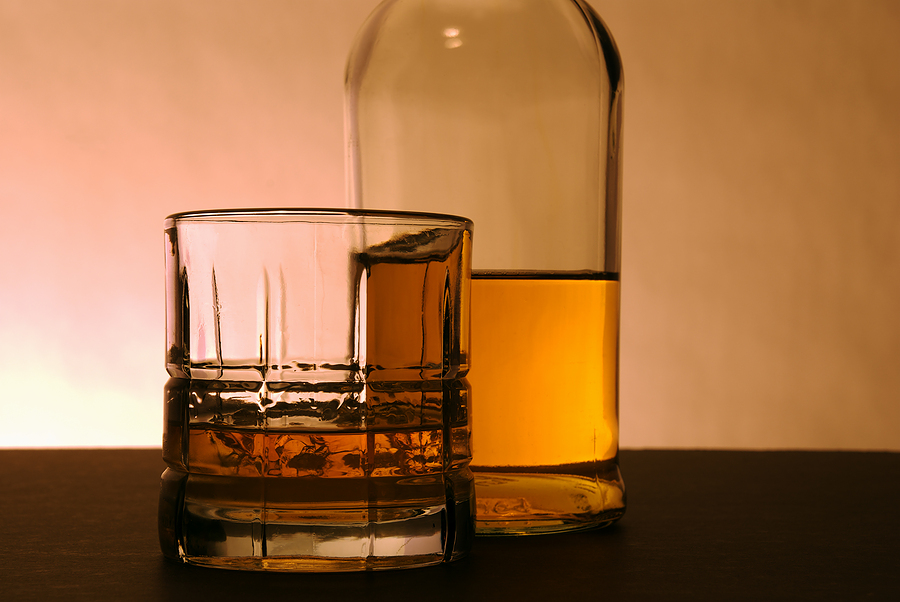 https://sublimeimbibing.ca/wp-content/uploads/2014/01/bigstock-scotch-1191940.jpg